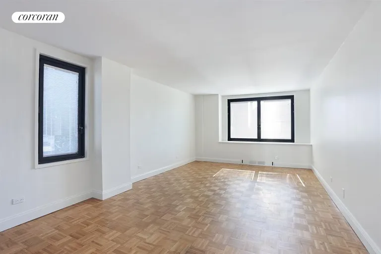 New York City Real Estate | View 531 Main Street, 1802 | Master Bedroom | View 12
