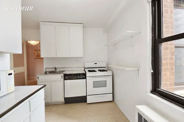 New York City Real Estate | View 305 East 40th Street, 6K | 305E40ST-6K-Windowed Eat-in-Kitchen | View 4