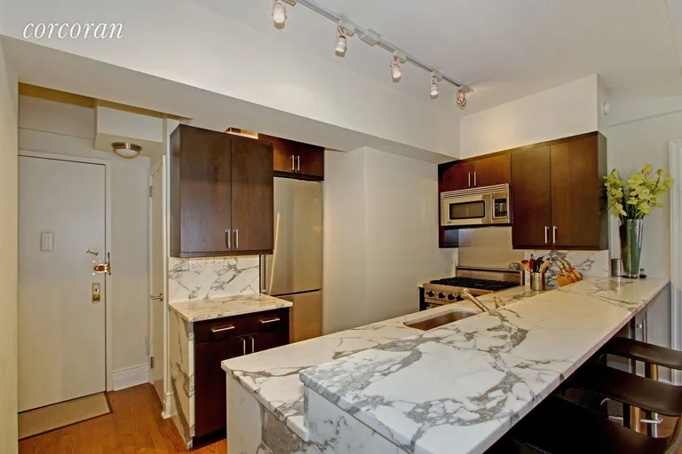 New York City Real Estate | View 40 West 72nd Street, 51B | room 2 | View 3