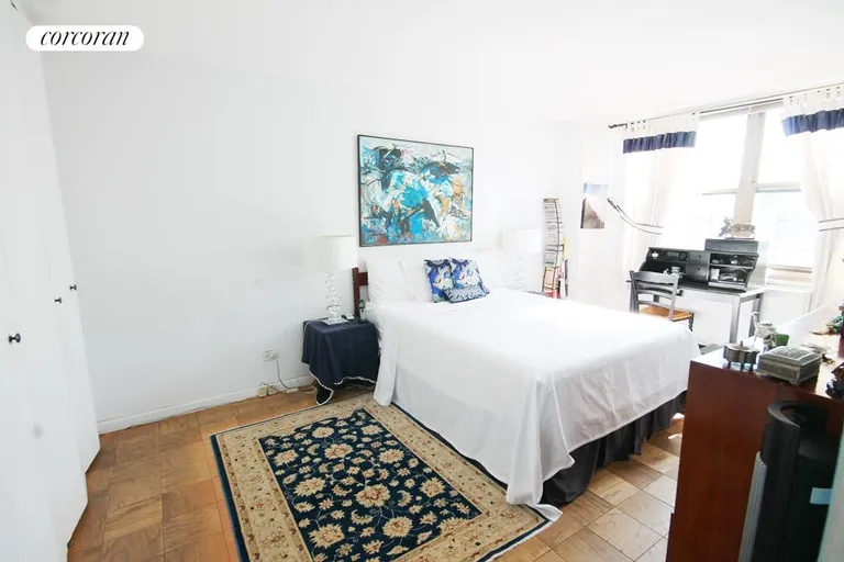 New York City Real Estate | View 301 East 79th Street, 22J | room 3 | View 4
