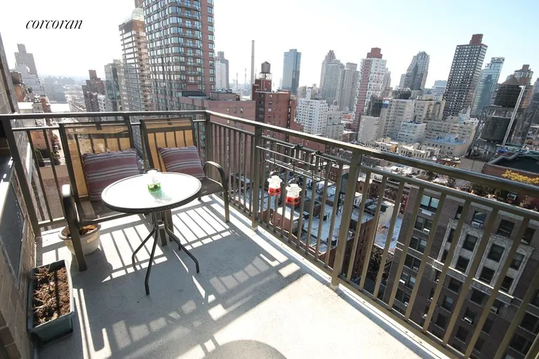 New York City Real Estate | View 301 East 79th Street, 22J | room 5 | View 6