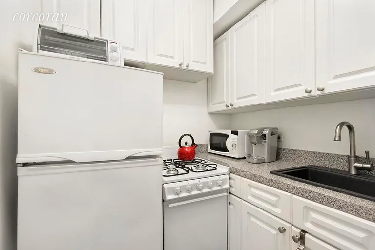 New York City Real Estate | View 311 East 75th Street, 5J | 1 | View 4