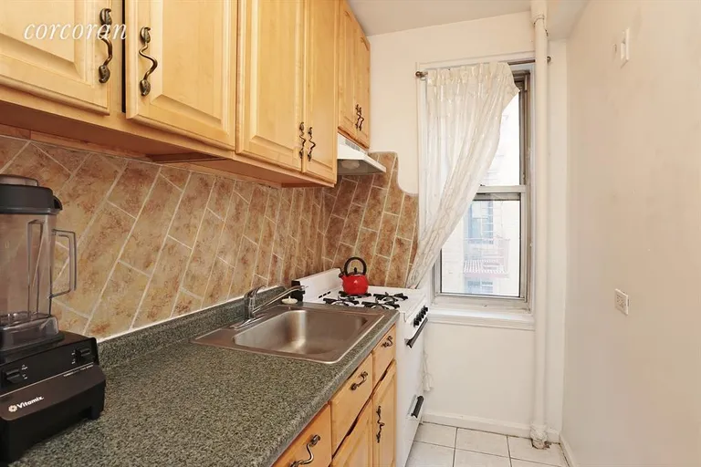 New York City Real Estate | View 305 West 52Nd Street, 4A | Kitchen | View 3