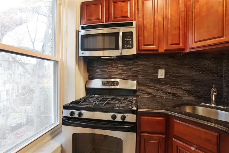 New York City Real Estate | View 432 Vanderbilt Avenue, 3 | Kitchen | View 2