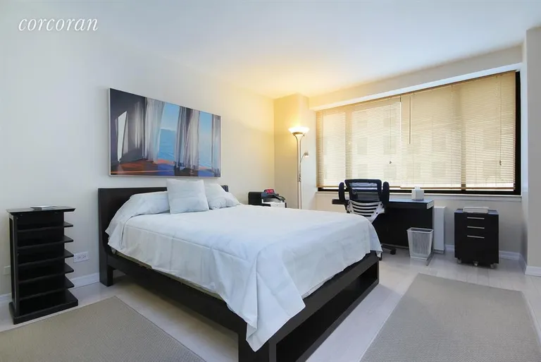 New York City Real Estate | View 45 East 25th Street, 21C | Large Bedroom with walk-in closet | View 4