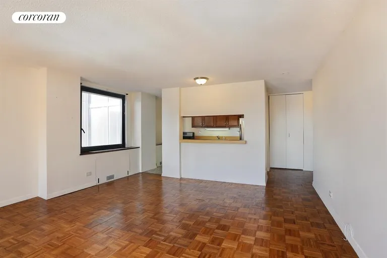 New York City Real Estate | View 531 Main Street, 1004 | Dining Area / Kitchen | View 3