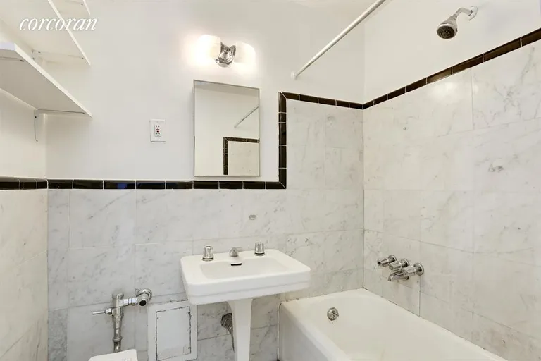 New York City Real Estate | View 101 Lafayette Avenue, 6I | Bathroom | View 3