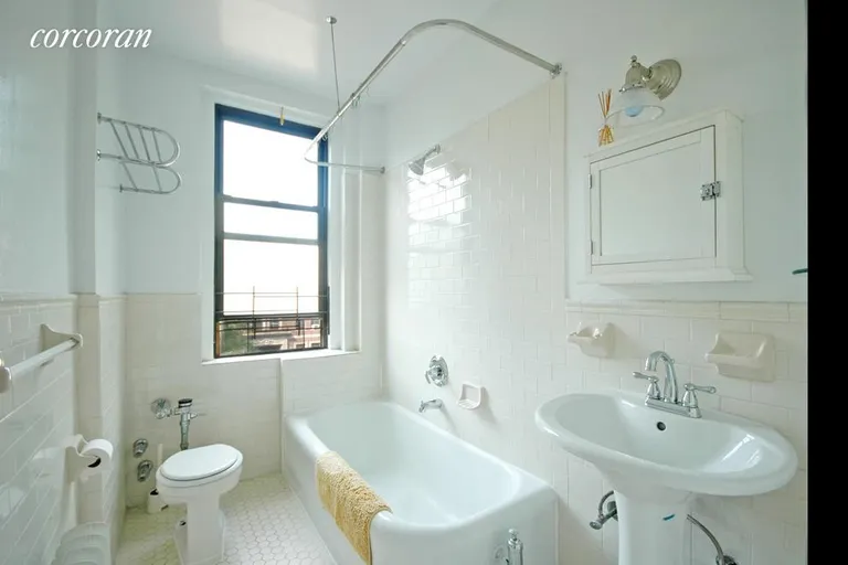 New York City Real Estate | View 418 Saint Johns Place, 3B | room 3 | View 4