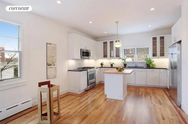 New York City Real Estate | View 158 South Oxford Street, Upper Dup | Kitchen | View 3