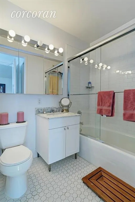 New York City Real Estate | View 4720 Center Boulevard, 204 | Bathroom | View 6