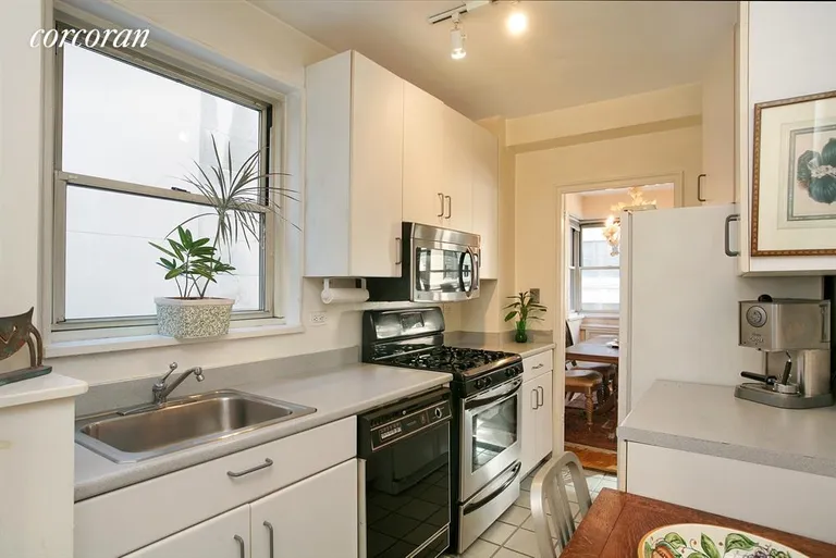 New York City Real Estate | View 20 East 68th Street, 8A | Kitchen | View 4