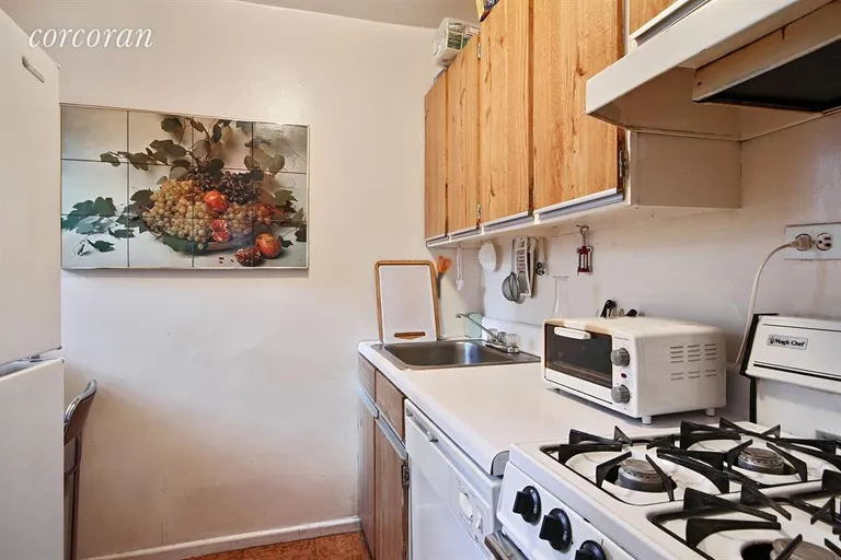 New York City Real Estate | View 141 East 55th Street, PHB | Kitchen | View 4