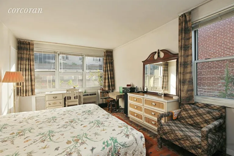 New York City Real Estate | View 141 East 55th Street, PHB | 2 exposures in Bedroom | View 5