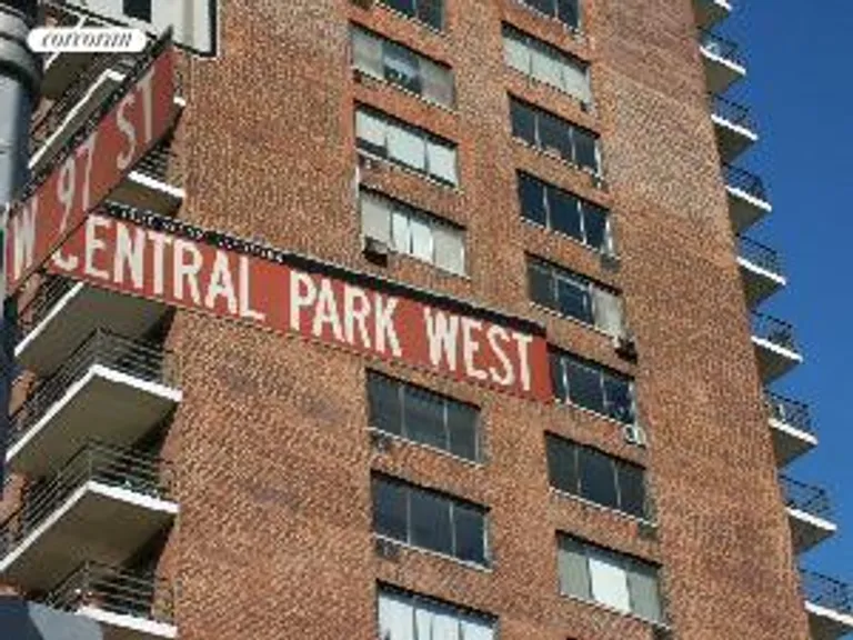 New York City Real Estate | View 382 Central Park West, 19L | Location location location | View 10