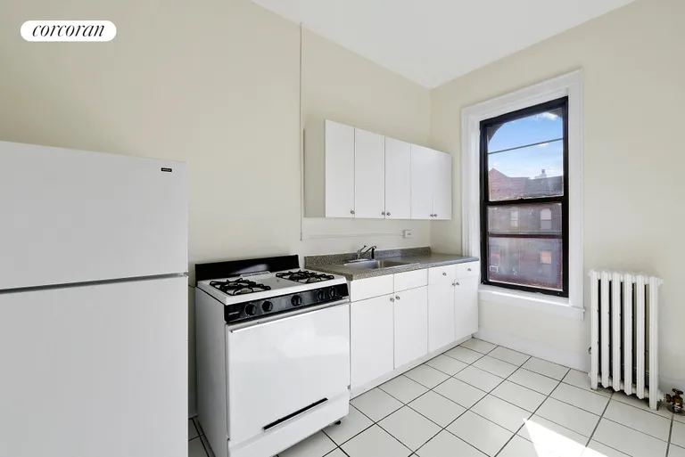 New York City Real Estate | View 19 Saint Johns Place, 2B | room 3 | View 4