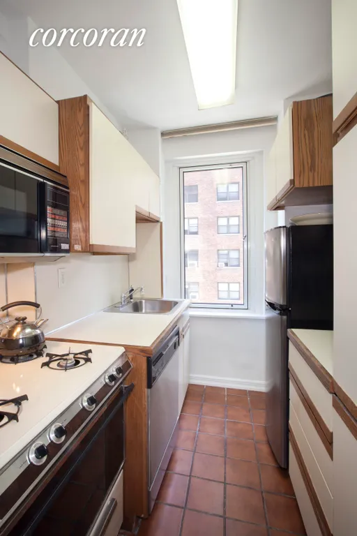 New York City Real Estate | View 5 Riverside Drive, 5D | room 3 | View 4