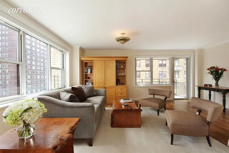 New York City Real Estate | View 201 West 70th Street, 11HI | room 1 | View 2