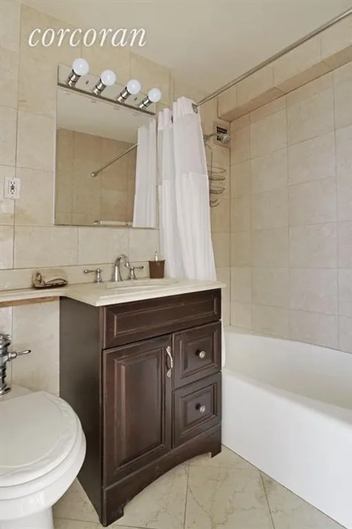 New York City Real Estate | View 230 East 79th Street, 14E | Bathroom | View 5