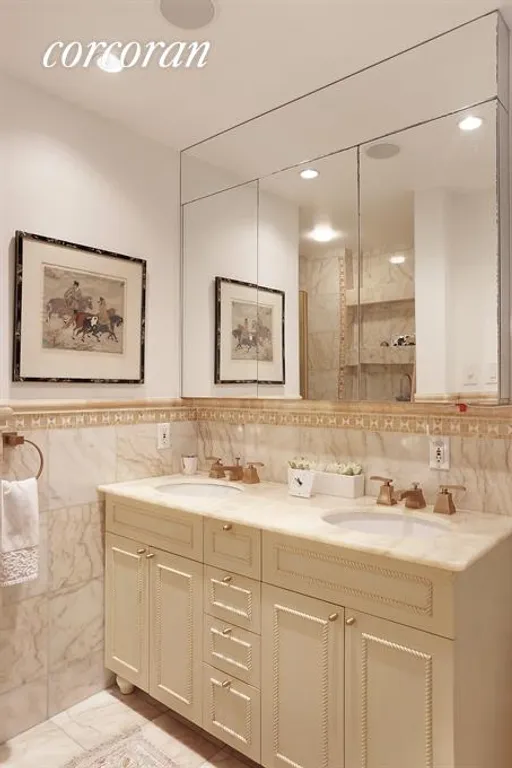 New York City Real Estate | View 21 East 90th Street, 6C | Master Bathroom | View 5