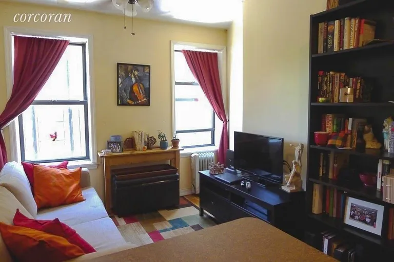 New York City Real Estate | View 4 Park Place, 2R | 1 Bed, 1 Bath | View 1