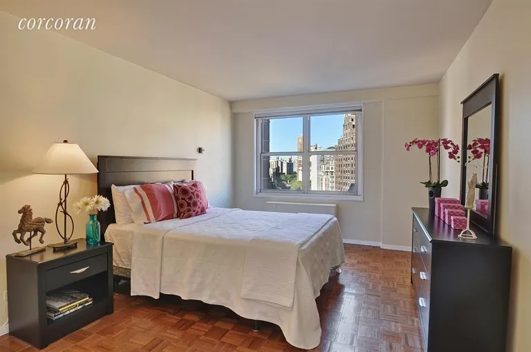 New York City Real Estate | View 155 West 68th Street, 1423 | Bedroom | View 4
