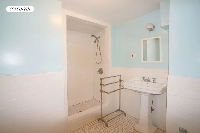 New York City Real Estate | View 288 Gates Avenue, 2 | room 3 | View 4