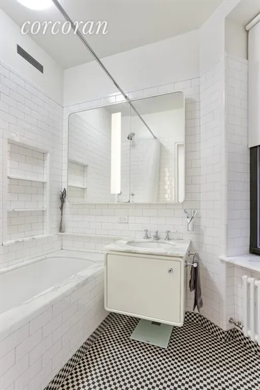 New York City Real Estate | View 3 King Street, 4 | Bathroom | View 4