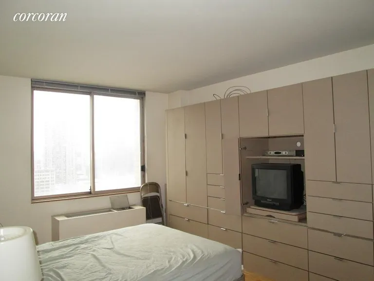 New York City Real Estate | View 350 West 50th Street, 21C | room 1 | View 2