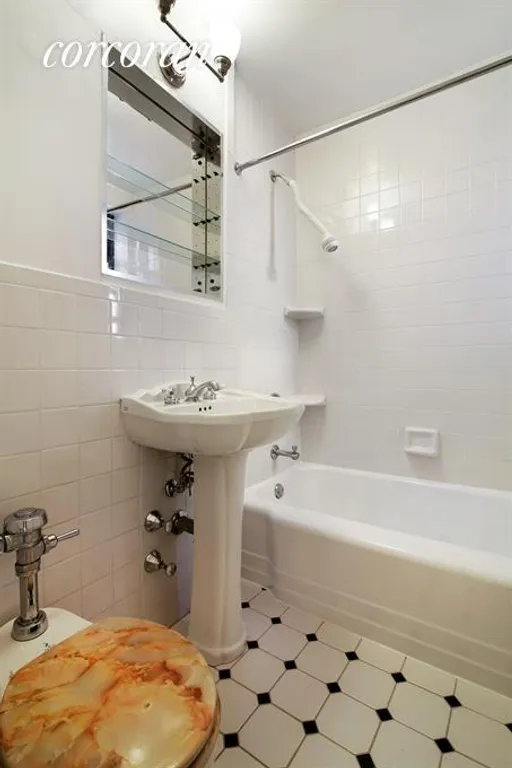 New York City Real Estate | View 330 East 80th Street, 7L | 2nd Bathroom | View 9
