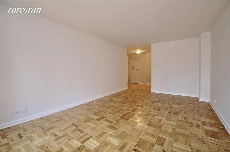 New York City Real Estate | View 300 East 40th Street, 15X | Living Room | View 4