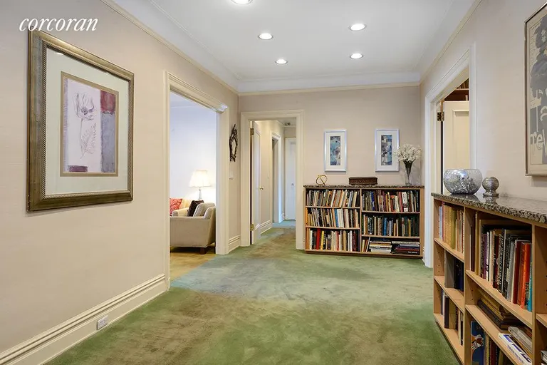 New York City Real Estate | View 1111 Park Avenue, 11D | Foyer | View 7