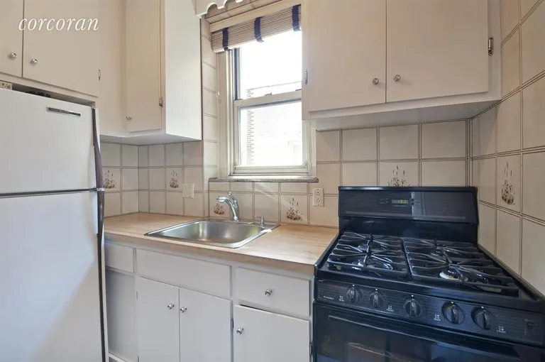 New York City Real Estate | View 210 West 19th Street, 6D | Kitchen | View 3