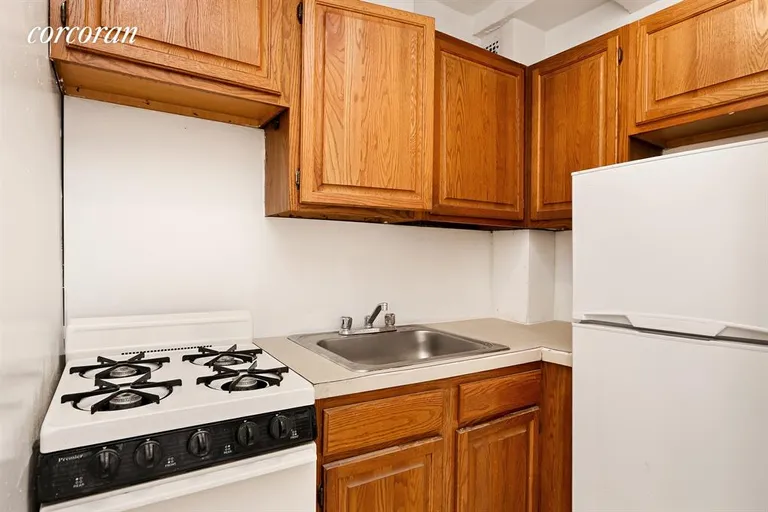 New York City Real Estate | View 101 Lafayette Avenue, 14h | Kitchen | View 4