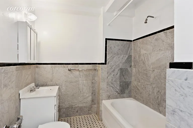 New York City Real Estate | View 101 Lafayette Avenue, 14h | Bathroom | View 5