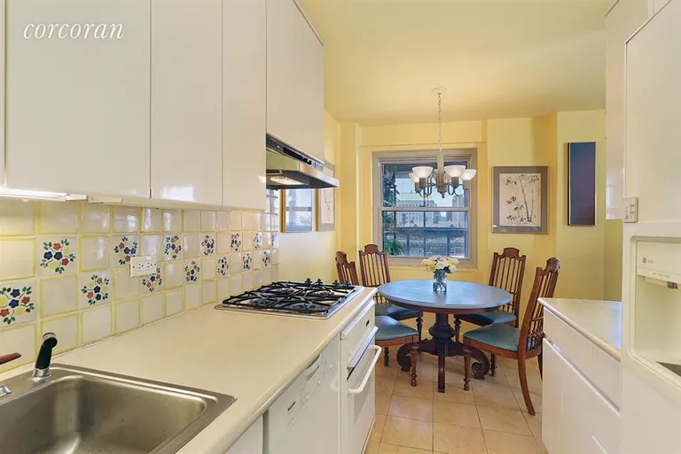 New York City Real Estate | View 90 La Salle Street, 16G | Kitchen | View 2