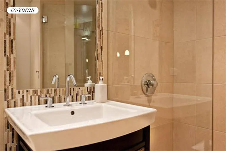 New York City Real Estate | View 252 West 74th Street, 8 | Bathroom 2 of 3 | View 6