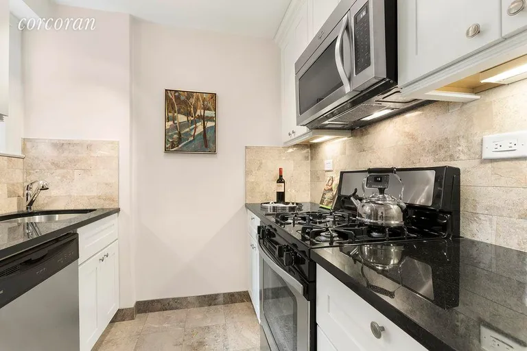 New York City Real Estate | View 123 East 75th Street, 4A | Renovated, windowed Chef's kitchen | View 4