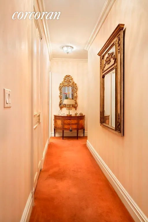 New York City Real Estate | View 200 East 69th Street, 7J | room 3 | View 4