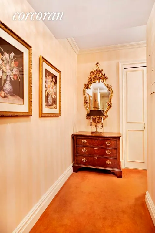New York City Real Estate | View 200 East 69th Street, 7J | room 4 | View 5