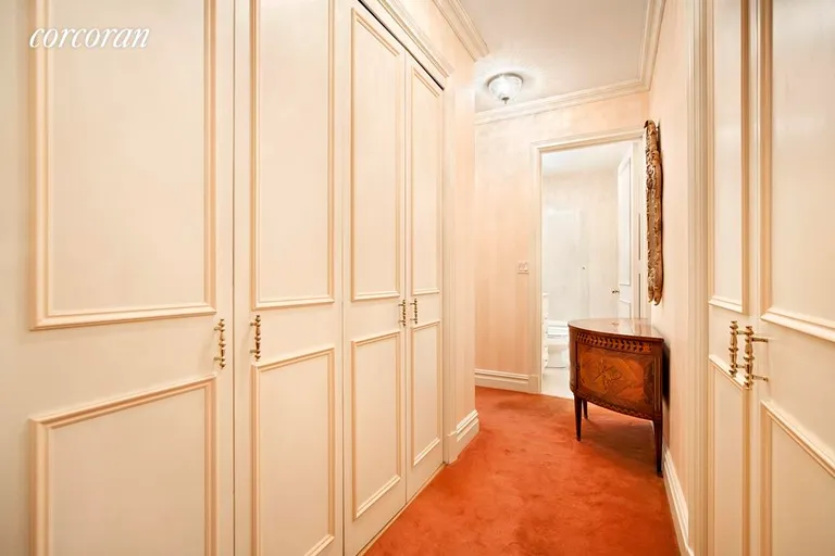 New York City Real Estate | View 200 East 69th Street, 7J | room 5 | View 6