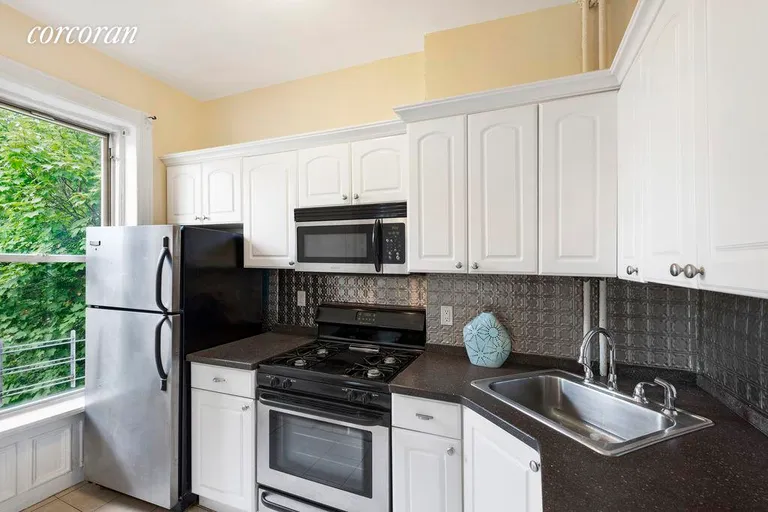 New York City Real Estate | View 363 Tompkins Avenue, 2 | 1.5 Beds, 1 Bath | View 1