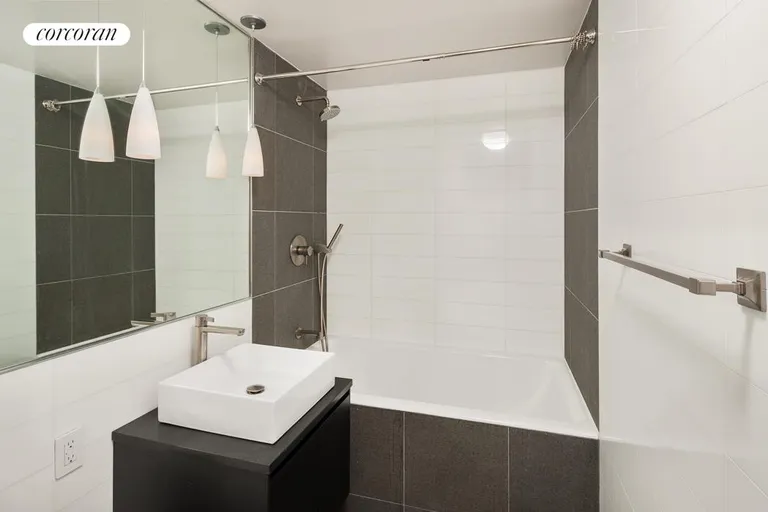 New York City Real Estate | View 77 Reade Street, 3C | Top of the line luxury bath | View 4