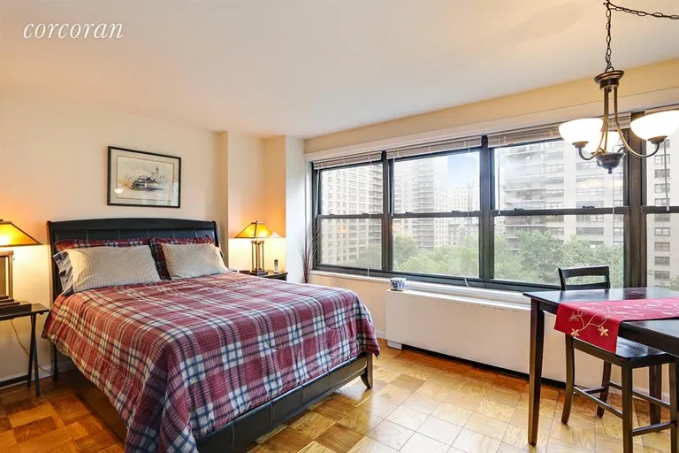 New York City Real Estate | View 150 West End Avenue, 8E | Bedroom | View 3