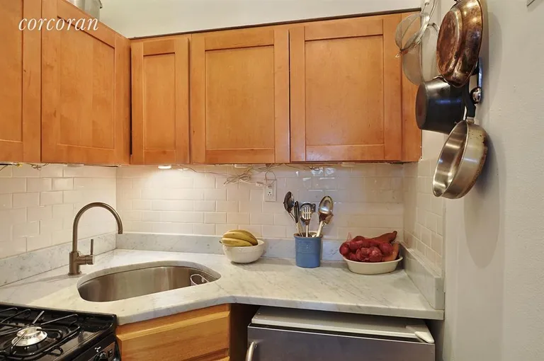 New York City Real Estate | View 105 West 77th Street, 5A | Kitchen | View 4