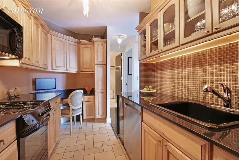 New York City Real Estate | View 233 East 86th Street, 19A | Kitchen | View 9