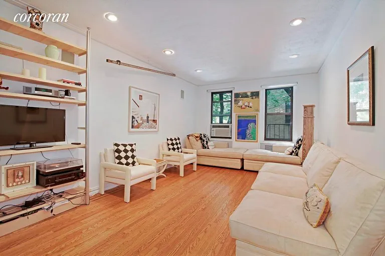 New York City Real Estate | View 350 East 77th Street, 3H | 1 Bed, 1 Bath | View 1