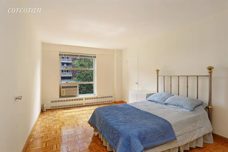 New York City Real Estate | View 90 La Salle Street, 7D | Bedroom | View 3
