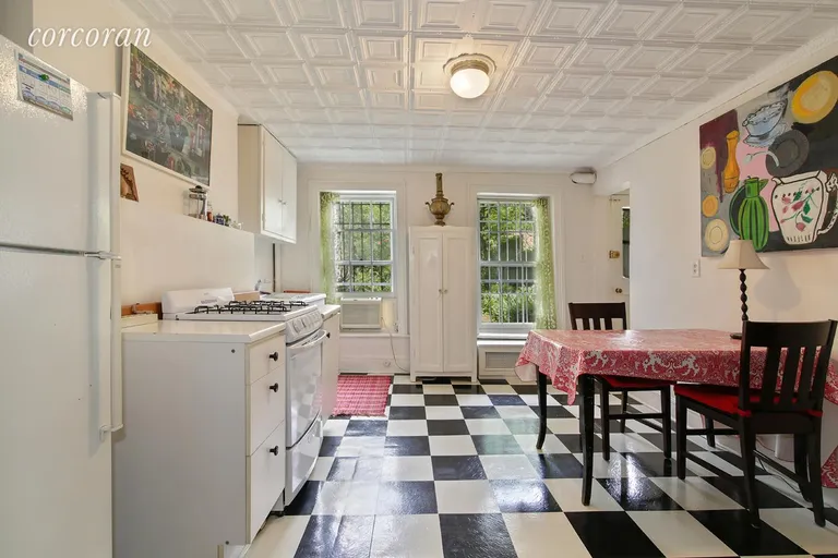 New York City Real Estate | View 215 Bergen Street, 1 | room 2 | View 3