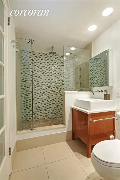 New York City Real Estate | View 110 West 90th Street, 3B | Master bathroom | View 4