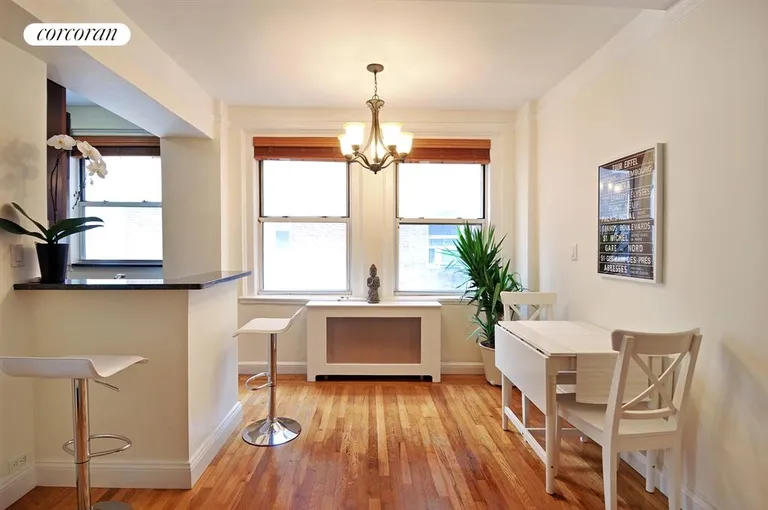 New York City Real Estate | View 333 East 43rd Street, 816 | Kitchen / Dining Room | View 2